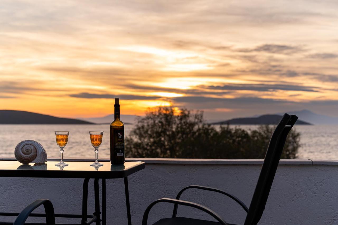 Ο Μόλος Apartment Marmari  ภายนอก รูปภาพ
