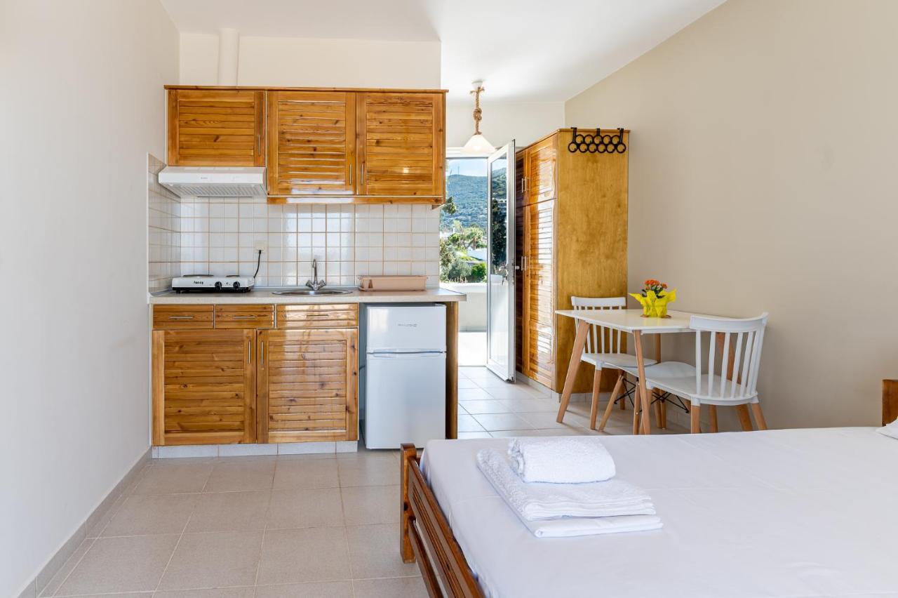 Ο Μόλος Apartment Marmari  ภายนอก รูปภาพ
