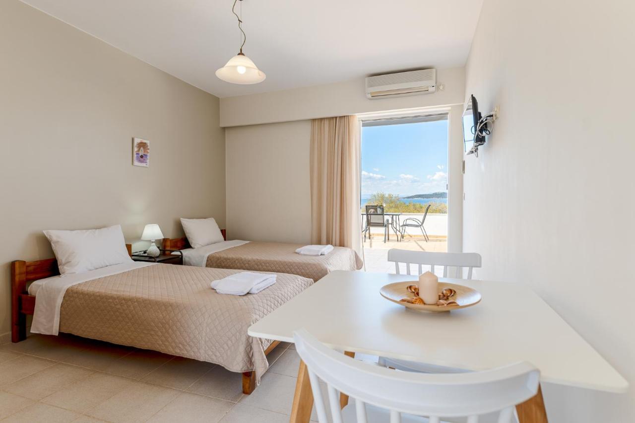 Ο Μόλος Apartment Marmari  ภายนอก รูปภาพ